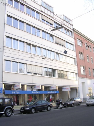 Standort Stockhofstraße ab 2004: Das Büro der SCHULDNER-HILFE Oberösterreich befindet sich in einem mehrstöckigen Gebäude.